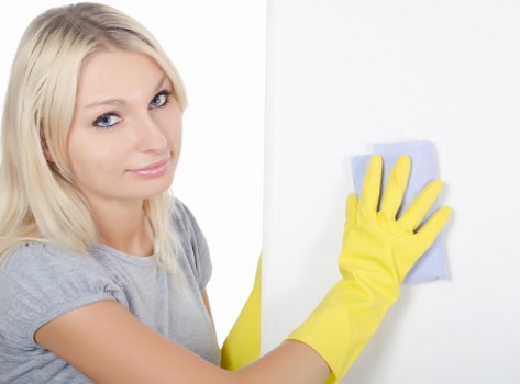 Deep cleaning different hard floor surfaces in Hollandpark